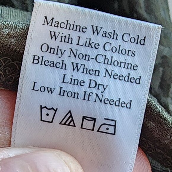 Coldwater Creek Green Stenciled V-Neck Short Sleeve Jersey Size Medium - Picture 10 of 16